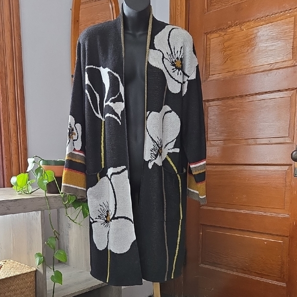 Max Sport Sweaters - Max Sport Art Deco Lily Knit Cardigan Large